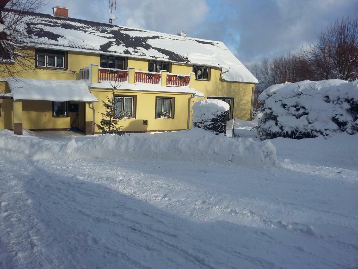 Na Kopci 84 Apartamento Stare Krecany Exterior foto